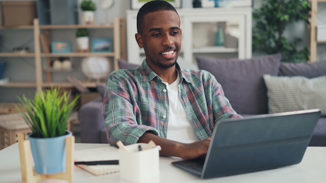 Become a copywriter in 2025